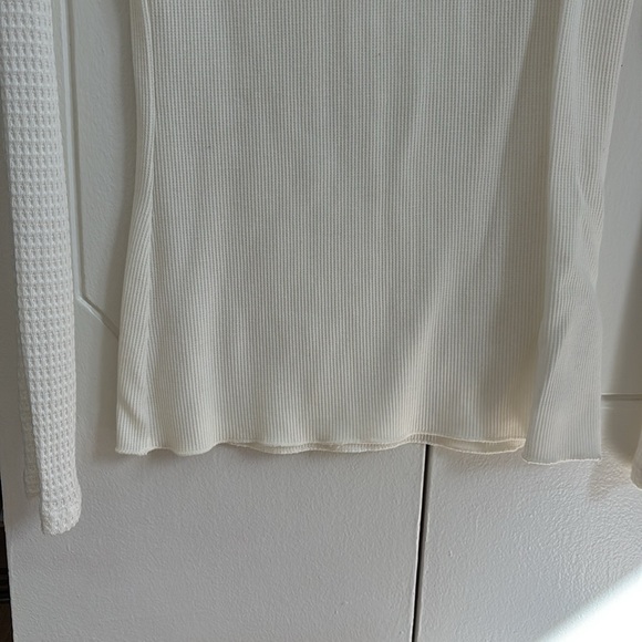 NWOT Abercrombie & Fitch Long Sleeve Shirt - Picture 3 of 4